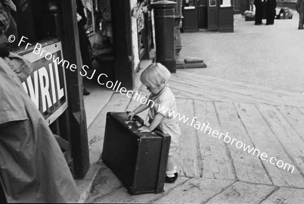 TRAVELLERS AT PORTARLINGTON STATION